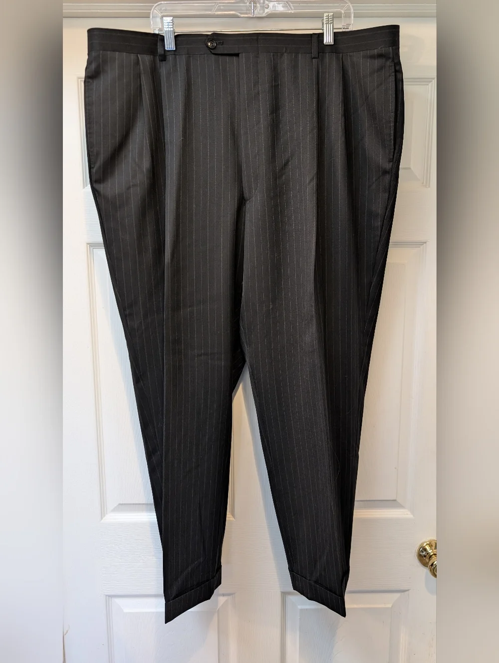 Jones New York Men's Black Pinstripe 2 Piece 3 Button Suit 100% Wool 50L 42x29